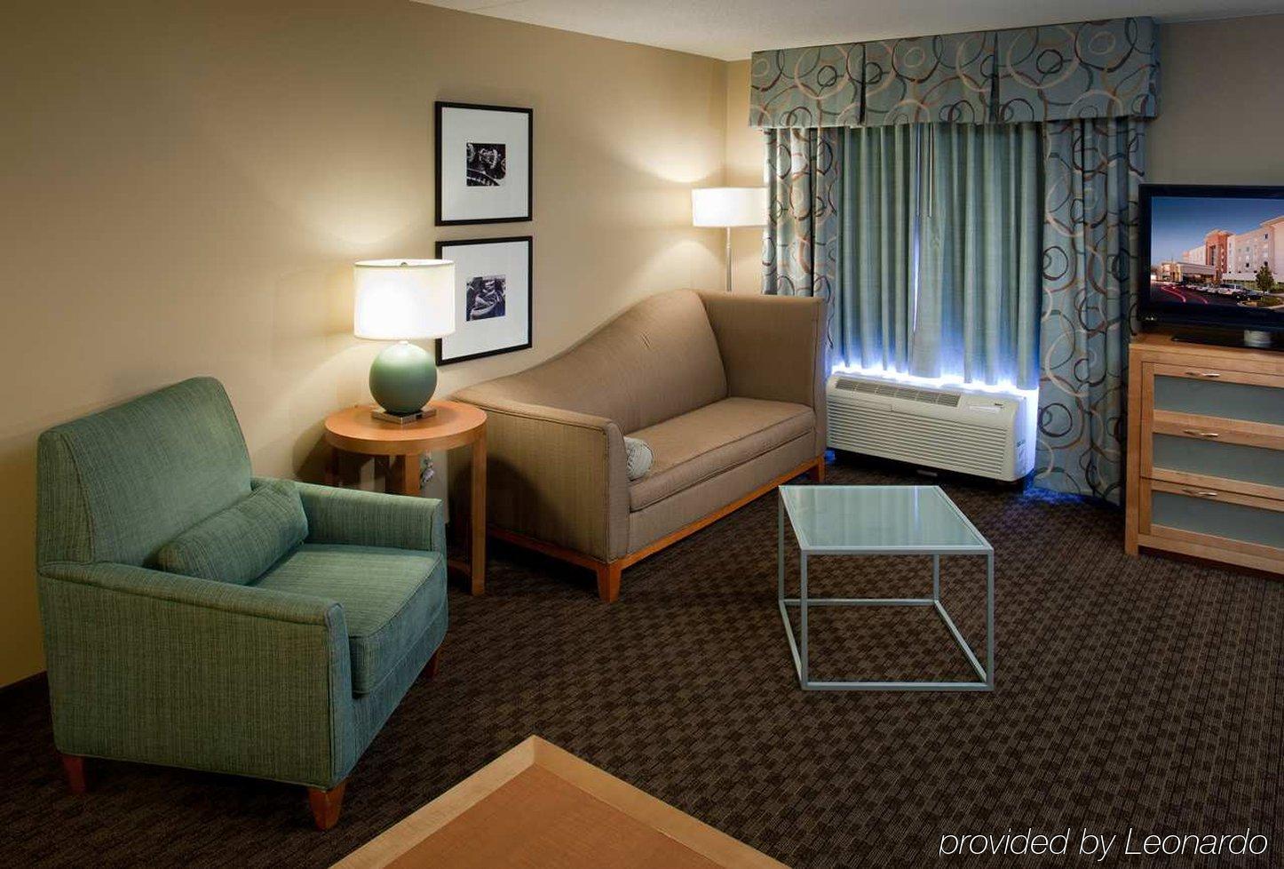 Hampton Inn & Suites St. Louis At Forest Park Room photo